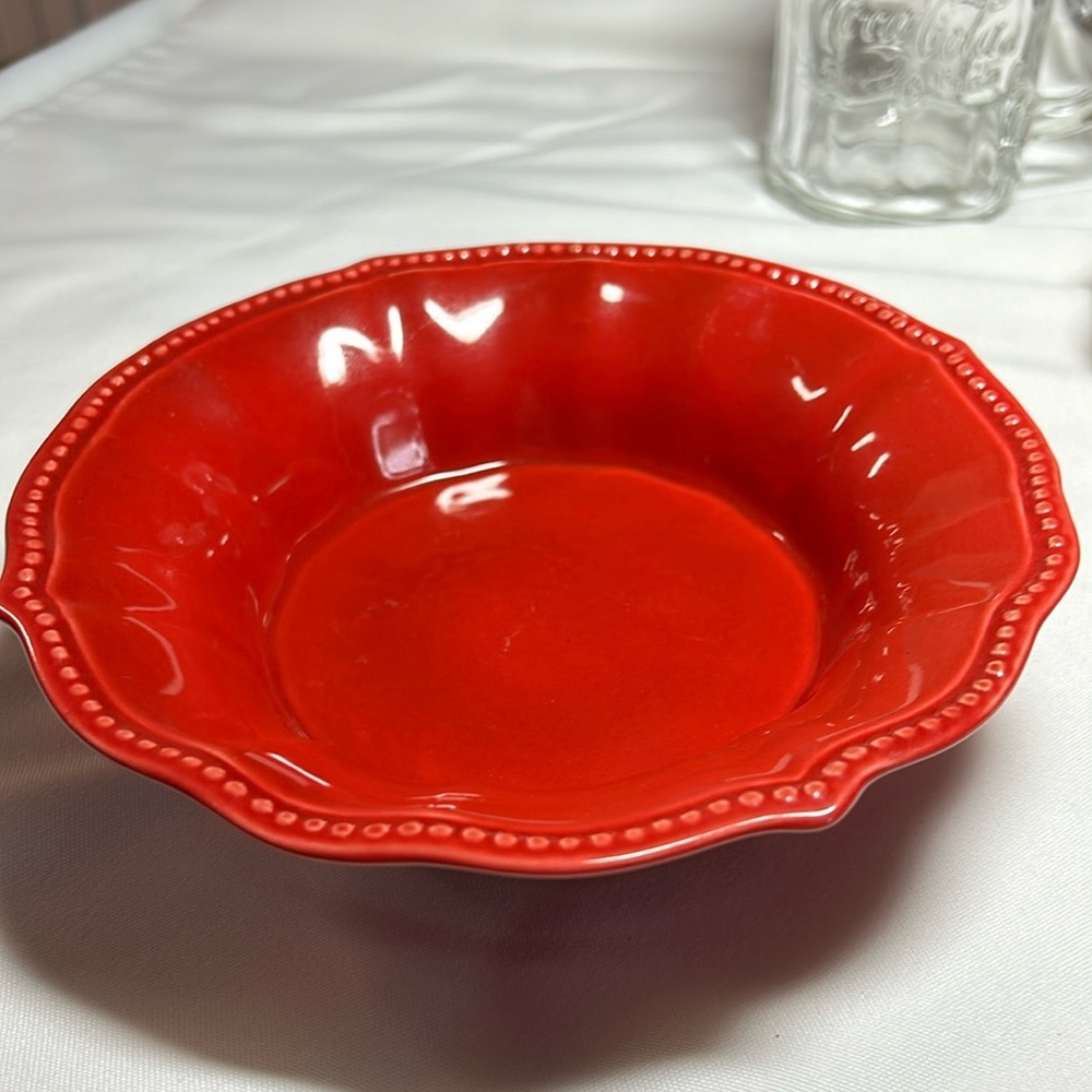 Pioneer Woman Red bowl scalloped with roping around the edges. New vintage.